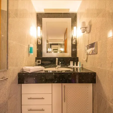 호텔 Michels Strandhotel Germania 4*