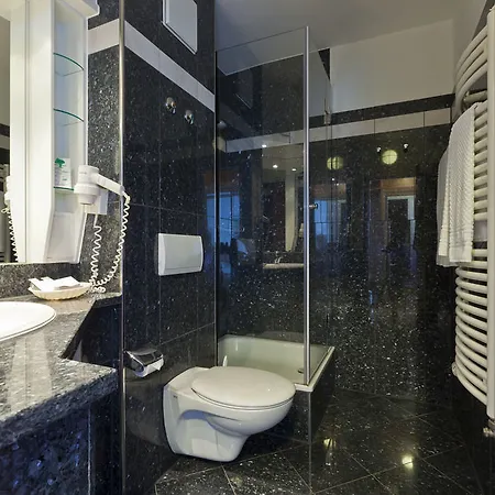 Michels Strandhotel Germania 호텔 노르데메이
