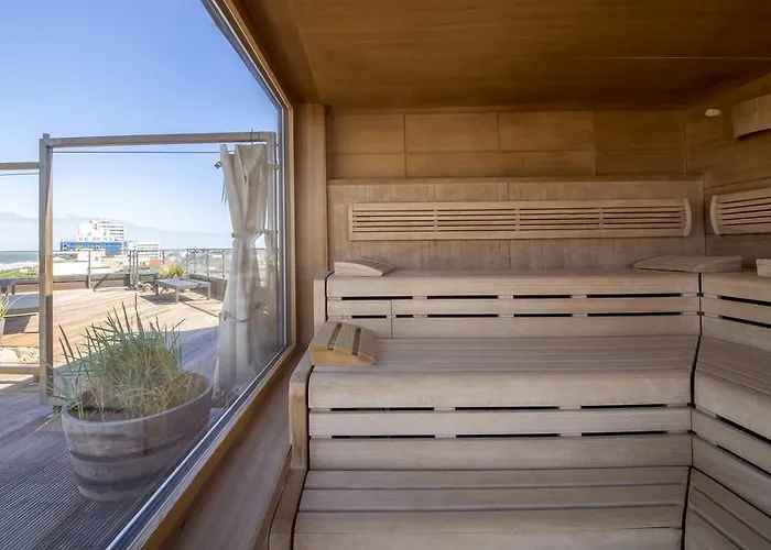 Michels Strandhotel Germania Отель Нордерней