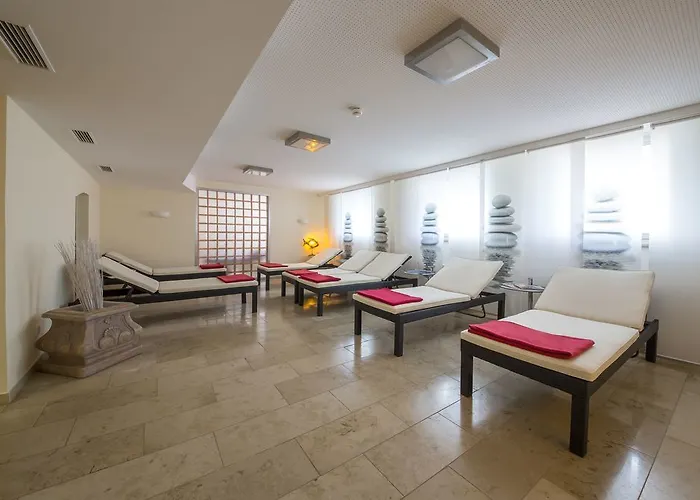 Michels Strandhotel Germania Отель Нордерней