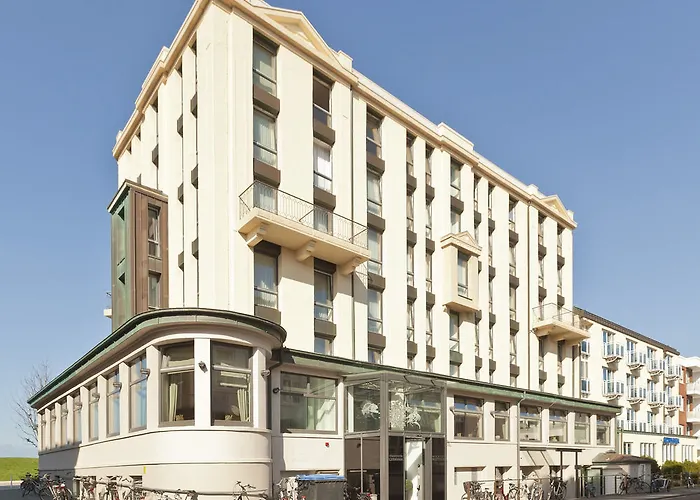 Отель Michels Strandhotel Germania 4*